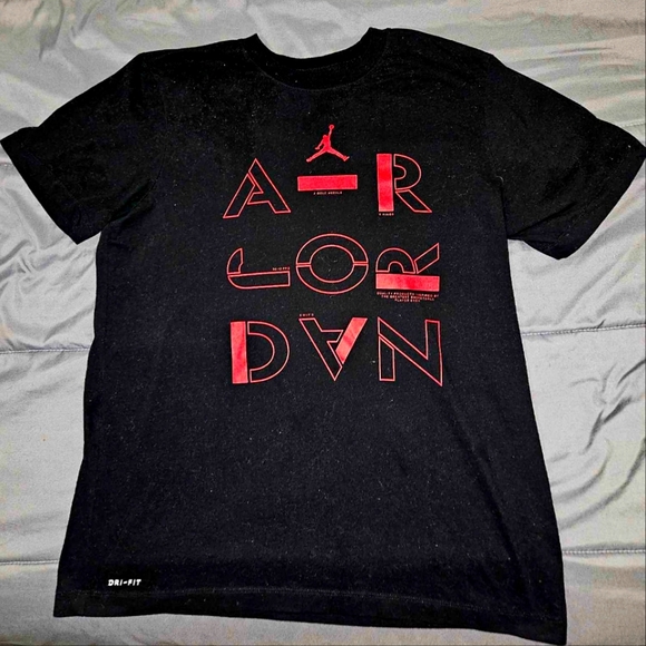 Jordan Other - AUTHENTIC NIKE AIR JORDAN DRY STENCIL GRAPHIC T SHIRT AT8930-020 Size Large